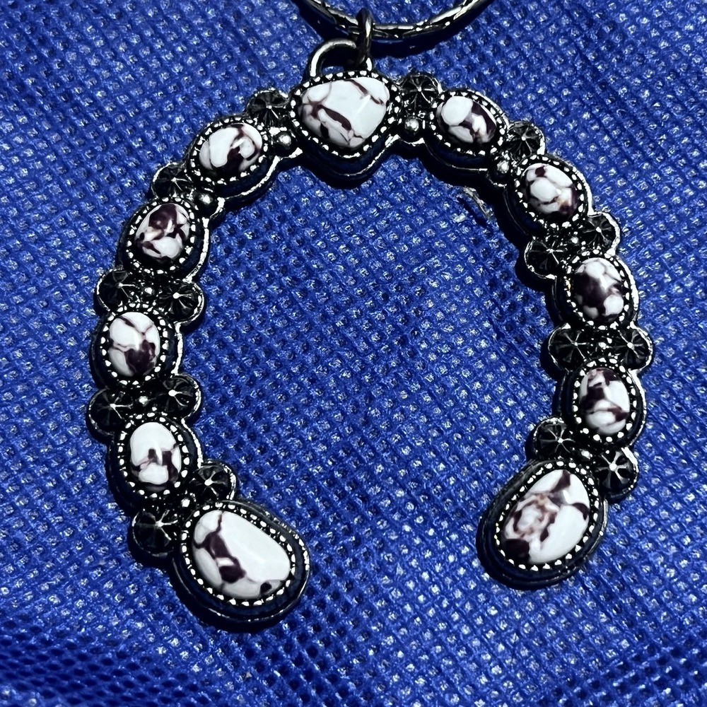 Southwestern-style Naja pendant necklace Wild Horse Jaspe